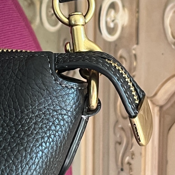 Authentic Coach Pebble Black Leather Cara Satchel - Picture 4 of 14